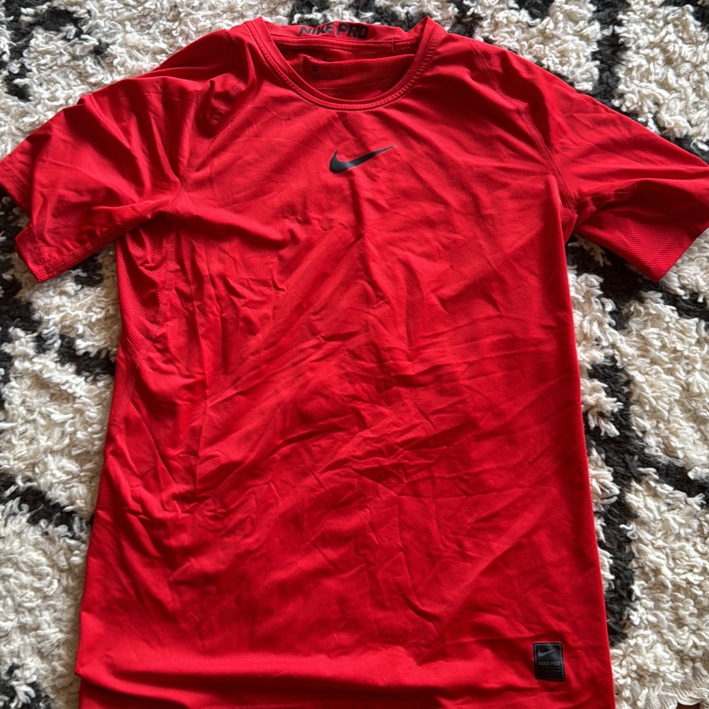 Men’s Nike shirt